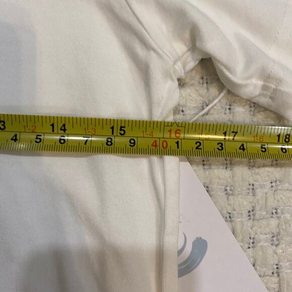 Calme White Embroidered Yoga Crewneck Shirt Size XS - 23 - Picture 6 of 9